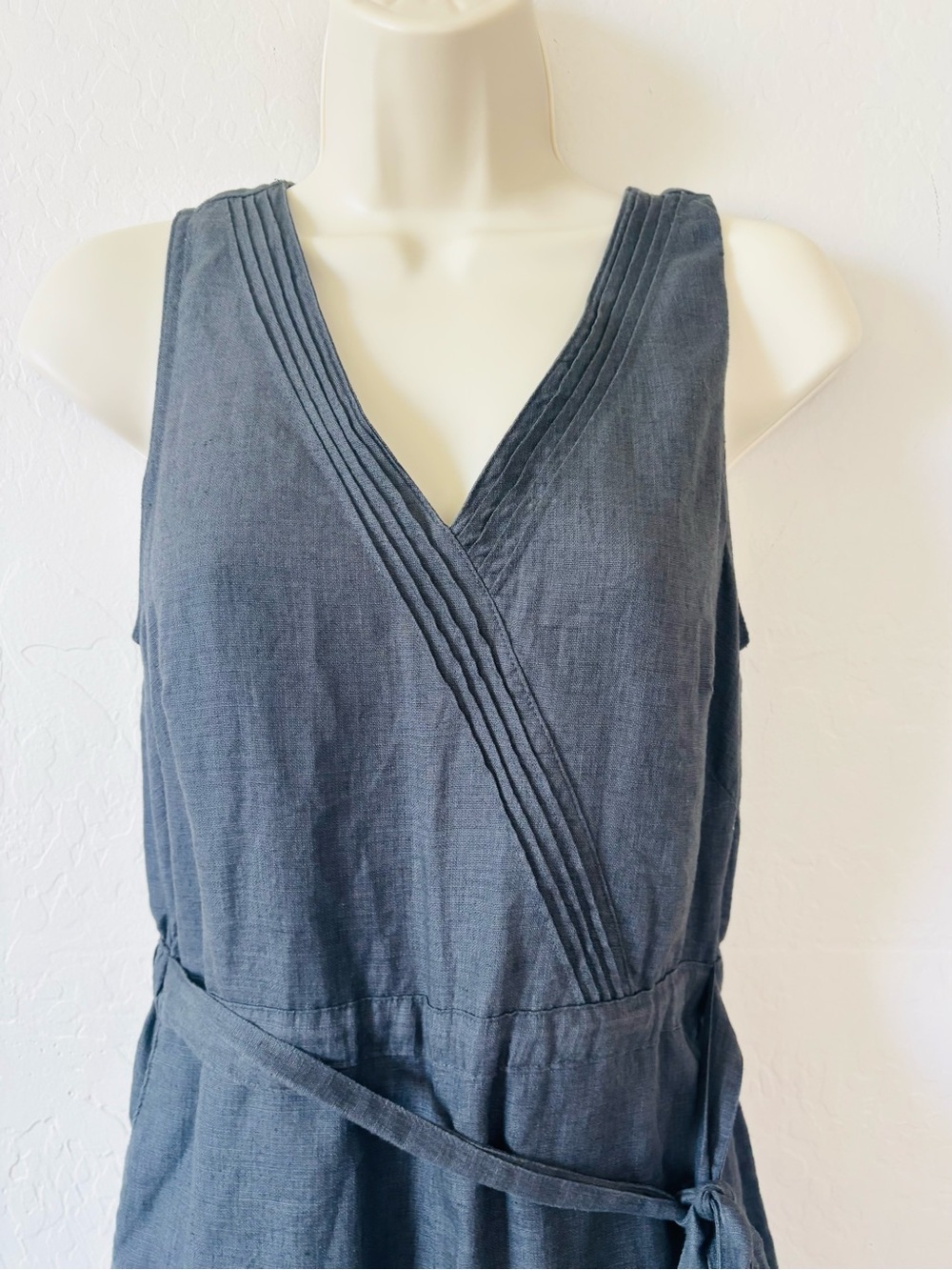 Kuhl Fresco Jumpsuit Sleeveless V-Neck Tie-Waist Cropped Jumpsuit - Charcoal - Picture 4 of 12